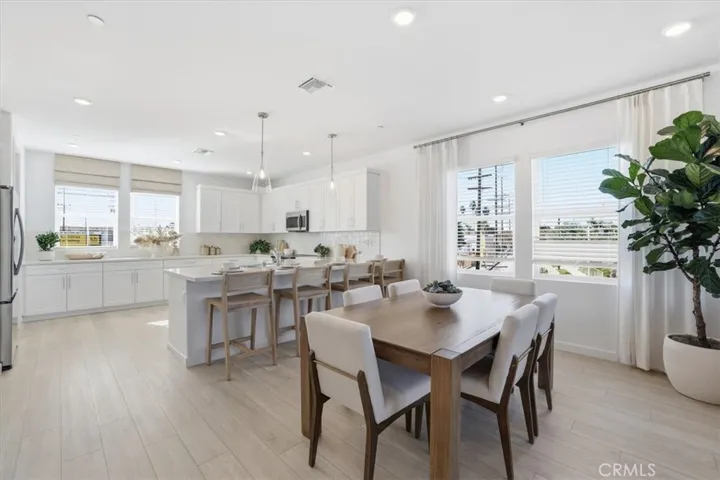 PHOTOS OF THE MODEL EXTERIOR ELEVATIONS, FEATURES AND FINISHES MAY VARY