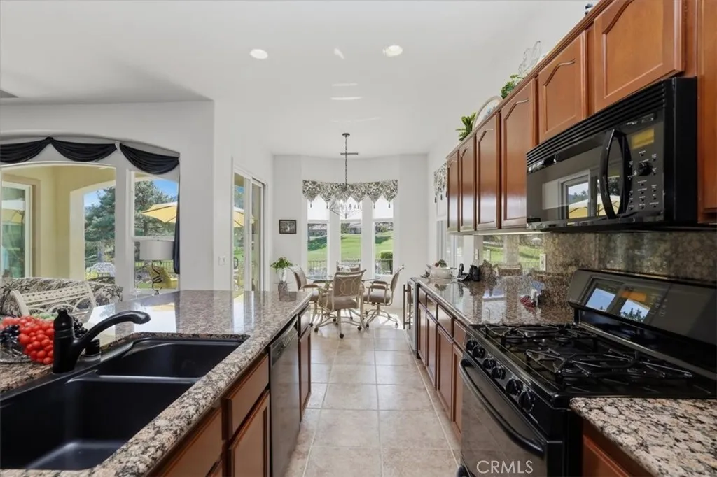 9359 Robinson, Corona, California 92883 home-pic-21