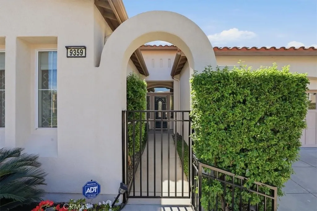 9359 Robinson, Corona, California 92883 home-pic-3