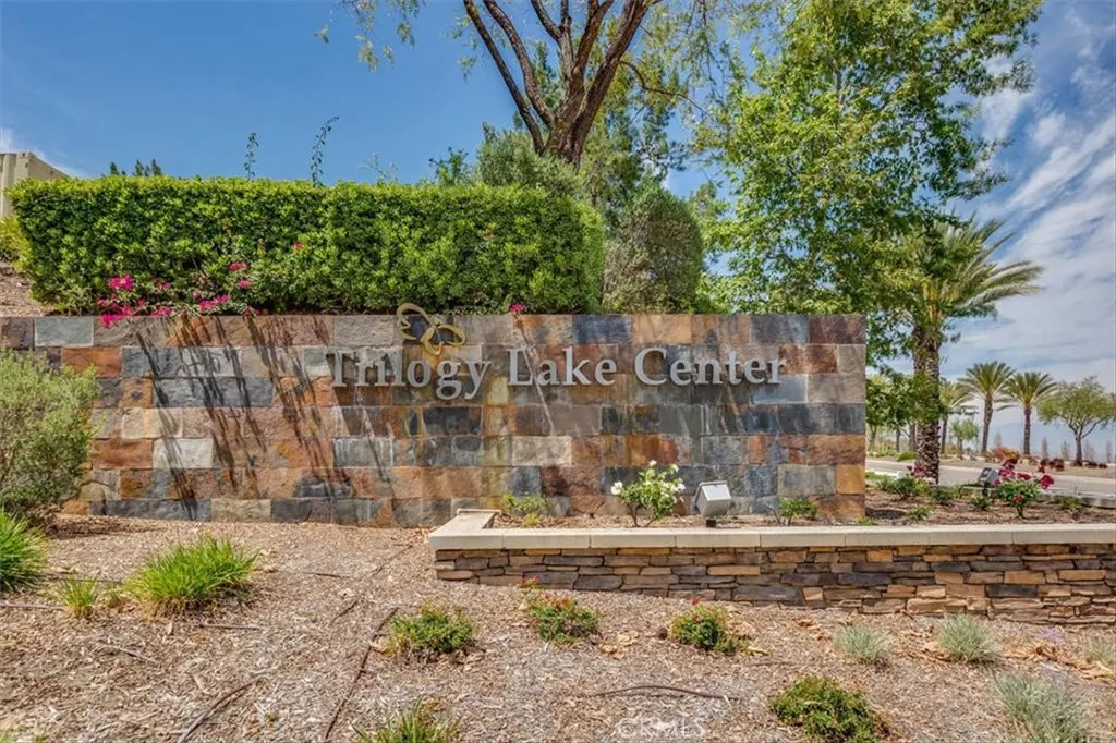 9359 Robinson, Corona, California 92883 home-pic-41