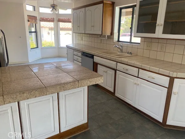 kitchen looking at breakfast nook