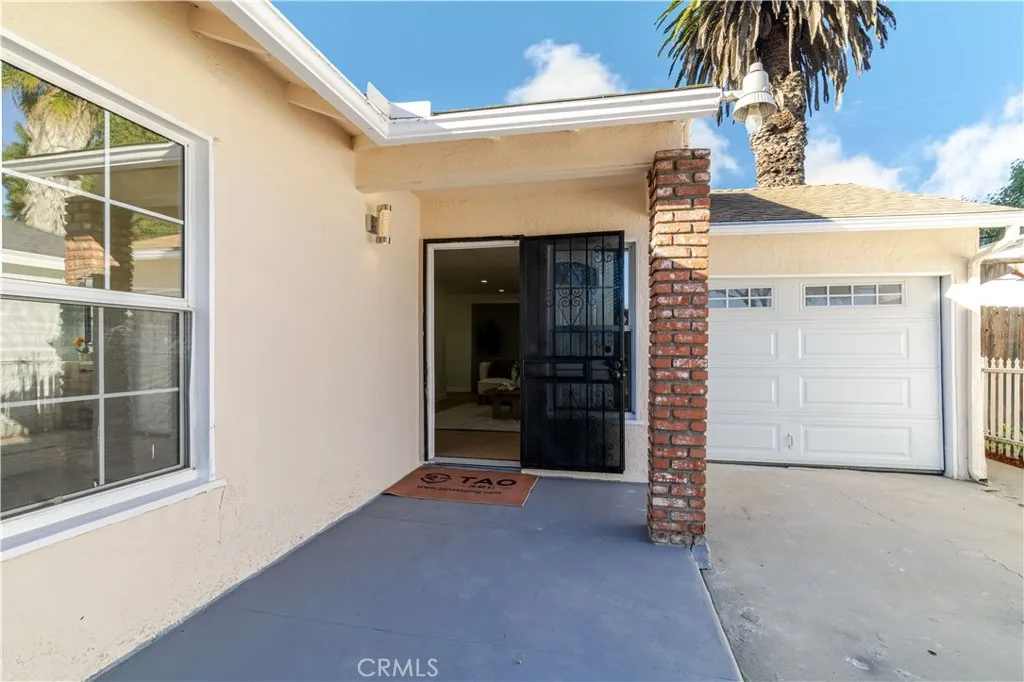 917 S Aprilia, Compton, California 90220 home-pic-4