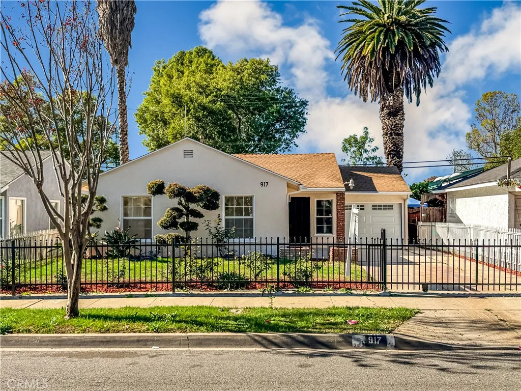 917 S Aprilia, Compton, California 90220 home-pic-1