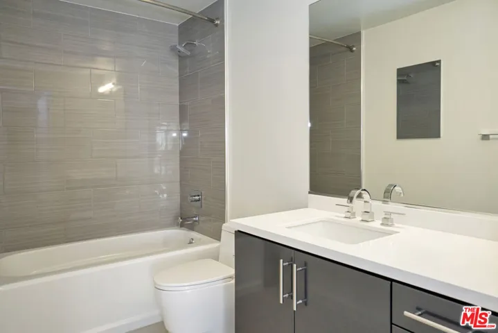 6925 Knowlton Place 302, Los Angeles, California 90045