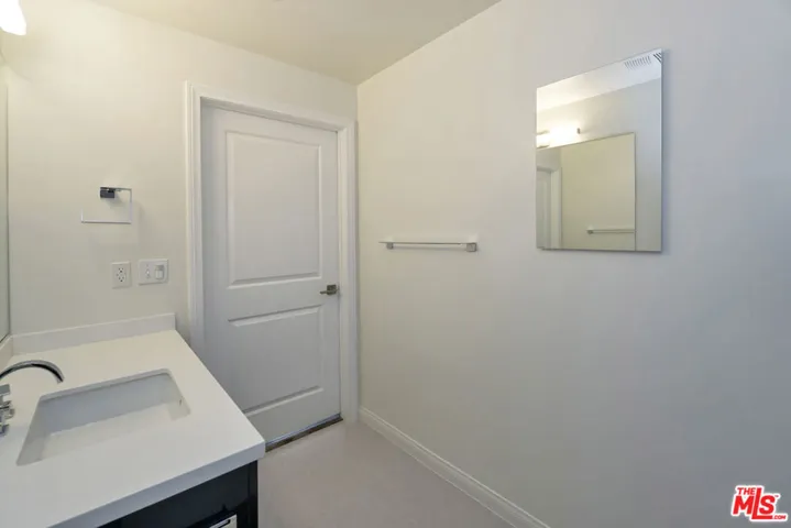 6925 Knowlton Place 302, Los Angeles, California 90045
