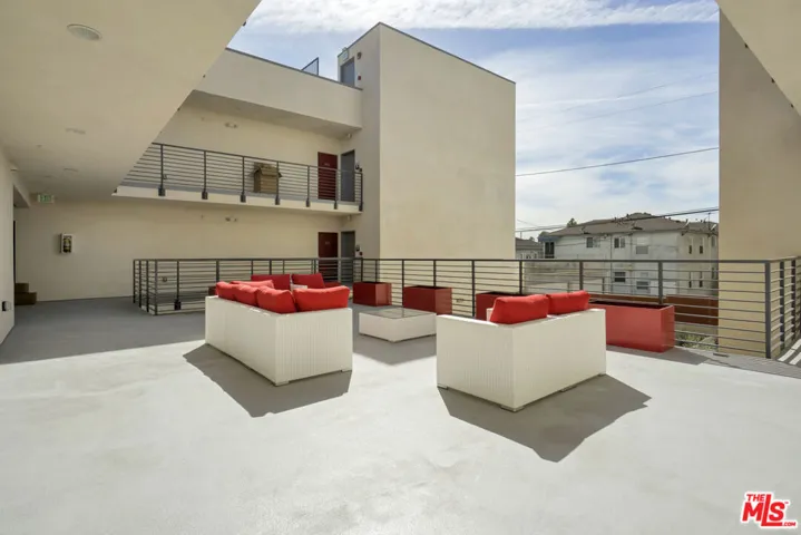 6925 Knowlton Place 302, Los Angeles, California 90045