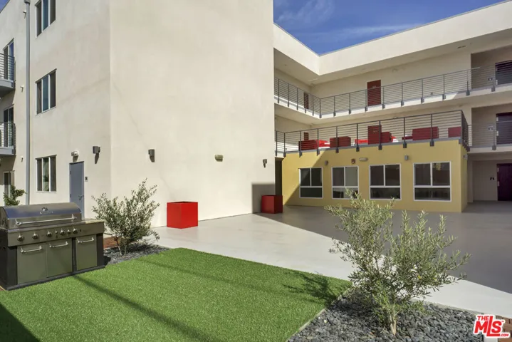 6925 Knowlton Place 302, Los Angeles, California 90045