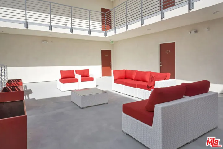 6925 Knowlton Place 302, Los Angeles, California 90045