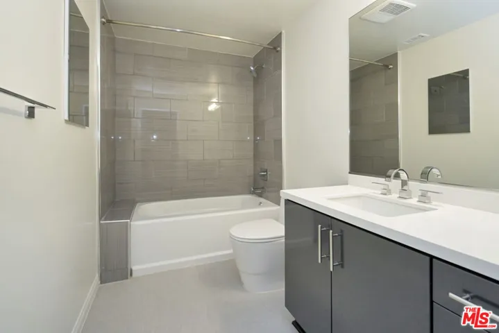 6925 Knowlton Place 302, Los Angeles, California 90045