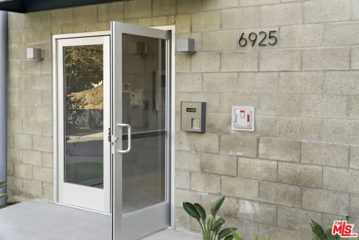 6925 Knowlton Place 302, Los Angeles, California 90045