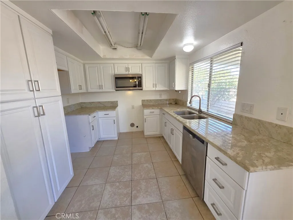 6848 Holbrook, Riverside, California 92504 home-pic-12