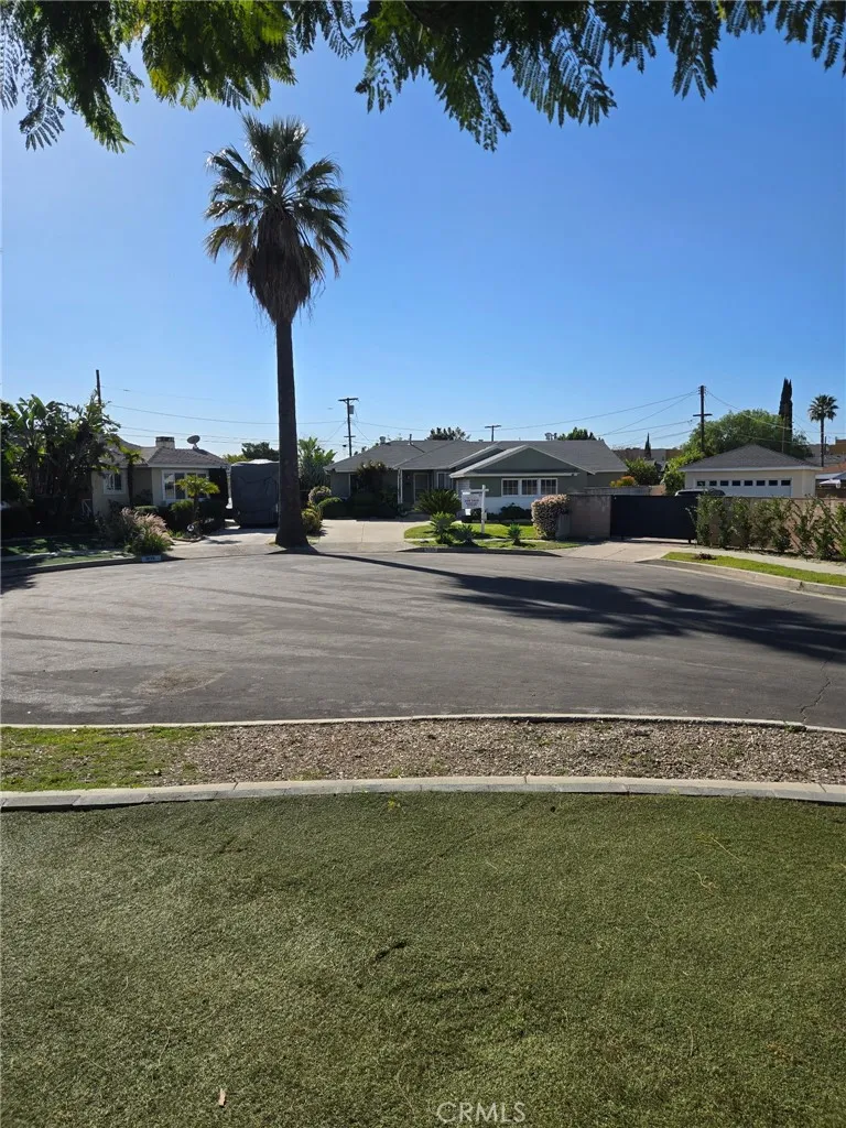 9123 Amboy Ave, Sun Valley, California 91352 home-pic-1