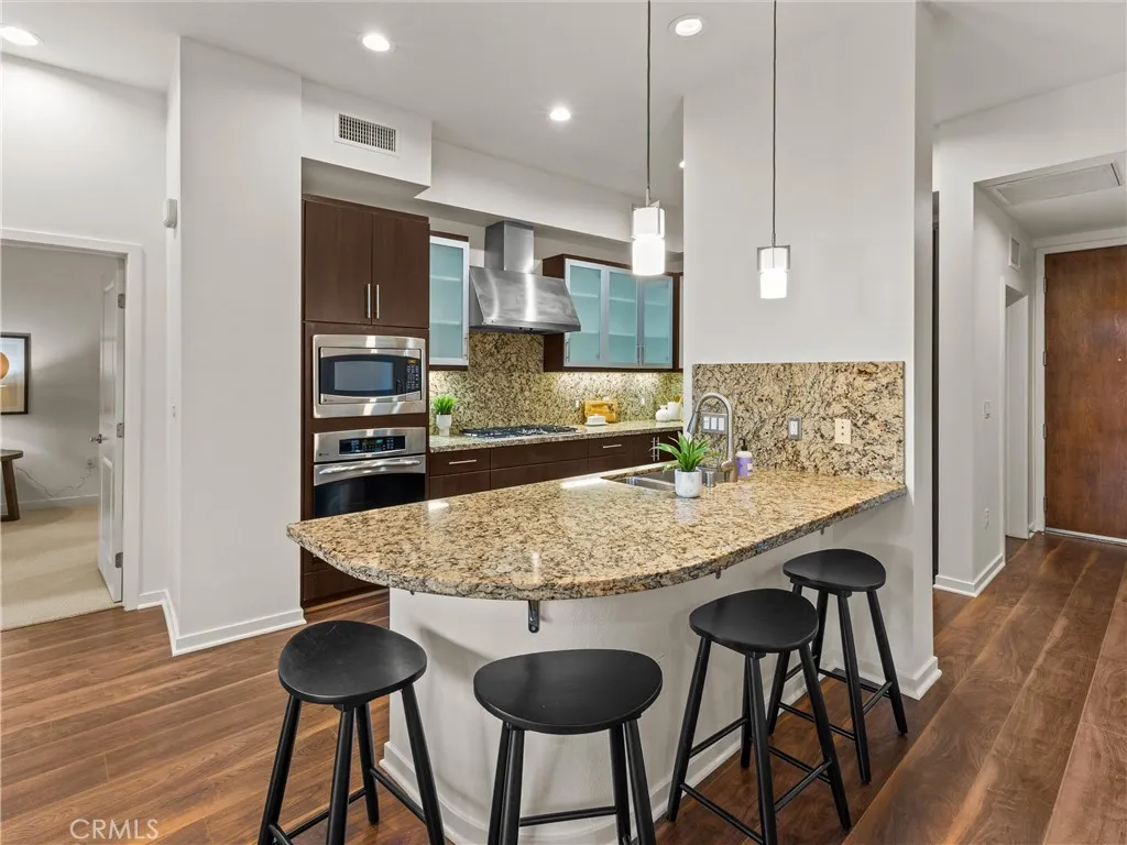 21 Gramercy 208, Irvine, California 92612 home-pic-1