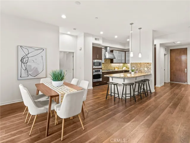 21 Gramercy 208, Irvine, California 92612
