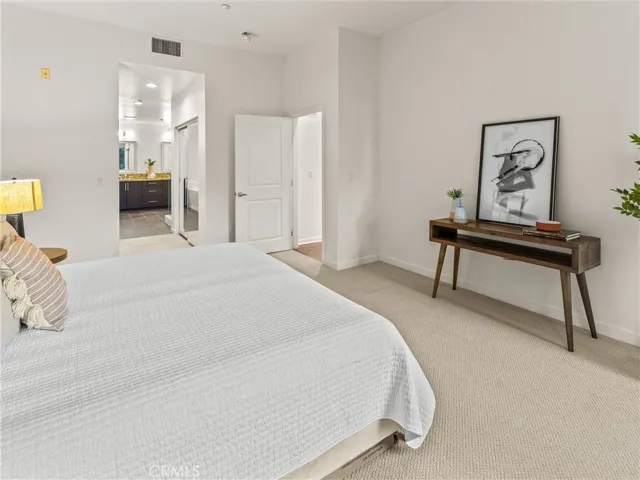 21 Gramercy 208, Irvine, California 92612