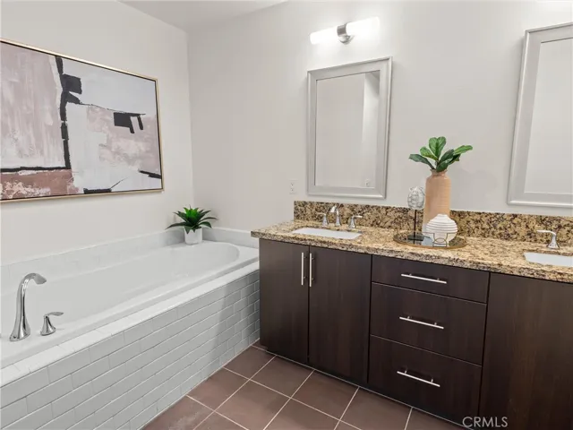 21 Gramercy 208, Irvine, California 92612