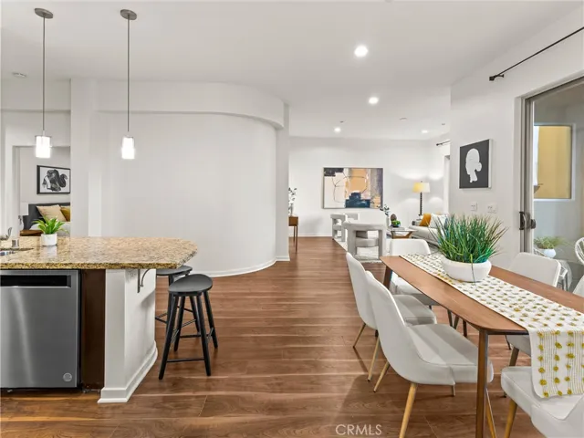 21 Gramercy 208, Irvine, California 92612