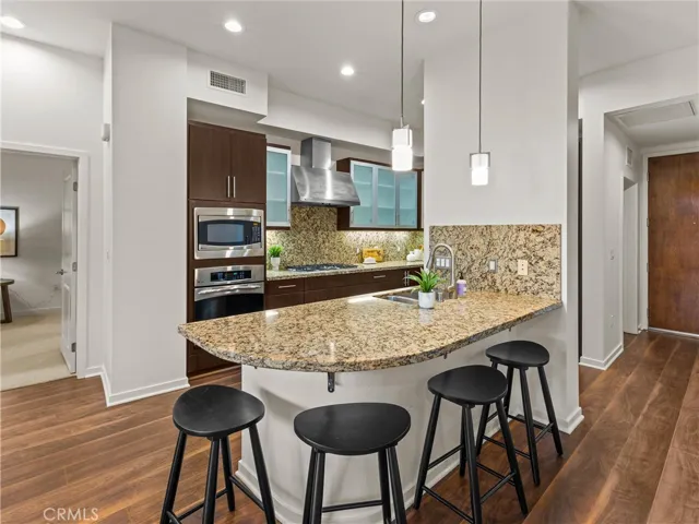 21 Gramercy 208, Irvine, California 92612