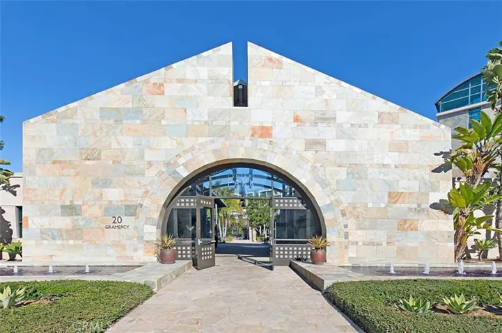 21 Gramercy 208, Irvine, California 92612