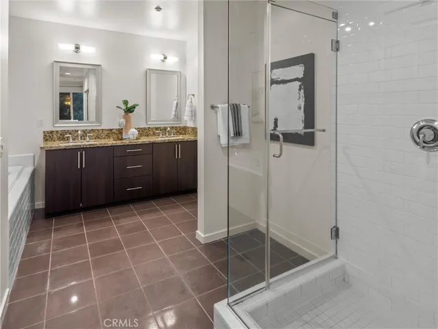 21 Gramercy 208, Irvine, California 92612