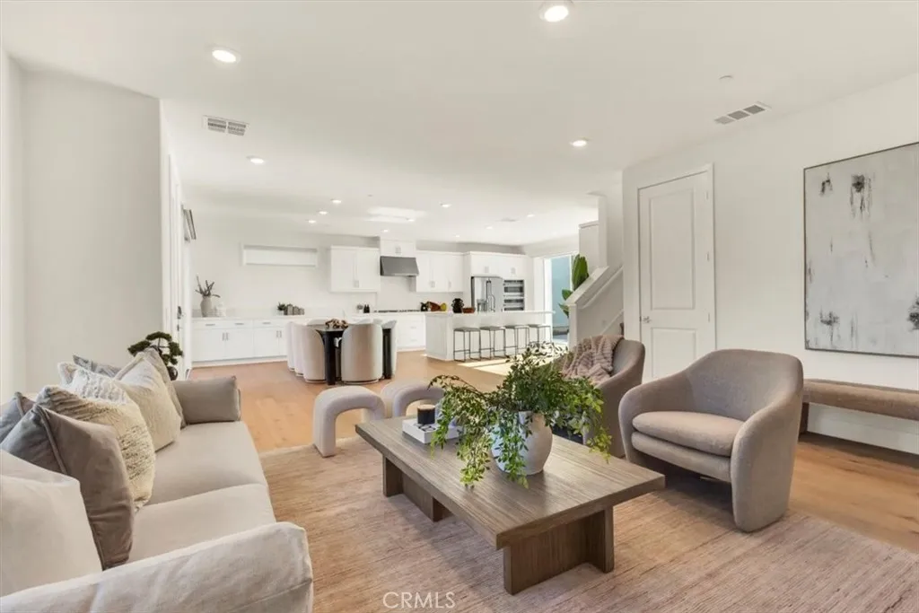 214 Tank, Irvine, California 92618 home-pic-9