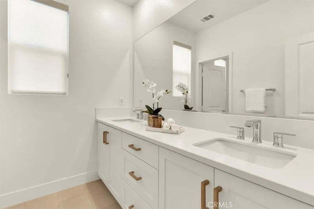 214 Tank, Irvine, California 92618 home-pic-22