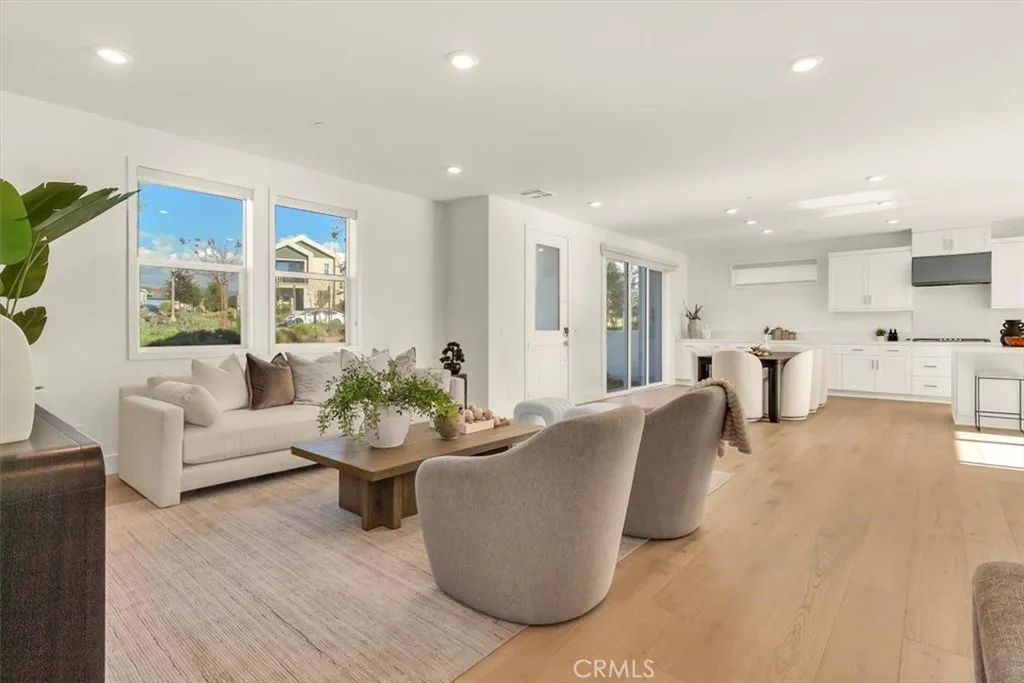 214 Tank, Irvine, California 92618 home-pic-11