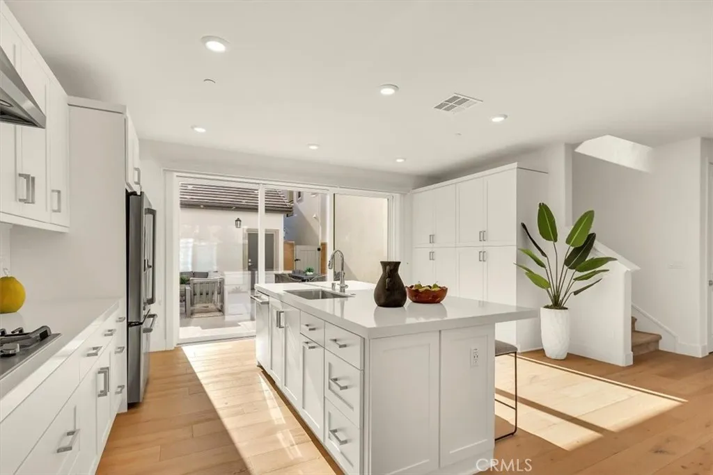 214 Tank, Irvine, California 92618 home-pic-7
