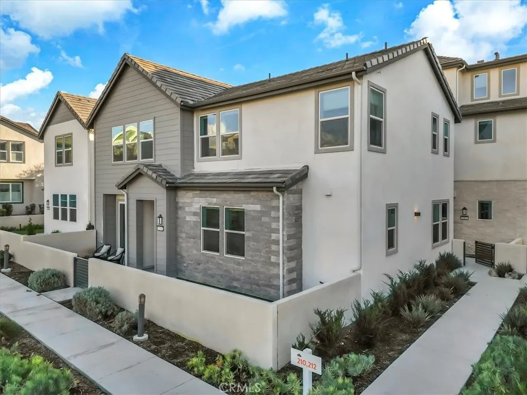 214 Tank, Irvine, California 92618 home-pic-32