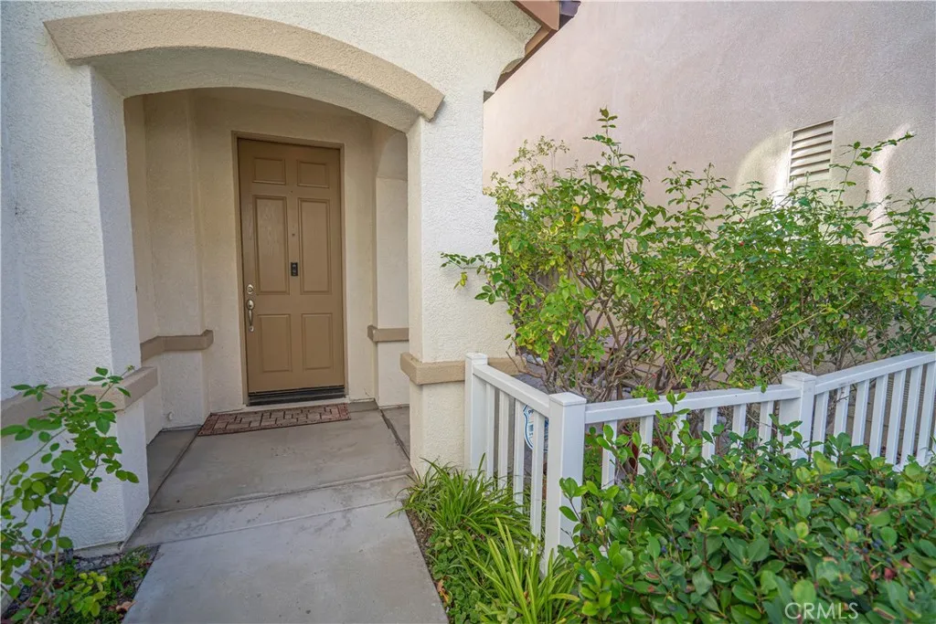 24134 Tango Drive, Valencia, California 91354 home-pic-3
