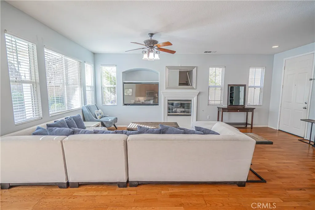 24134 Tango Drive, Valencia, California 91354 home-pic-14