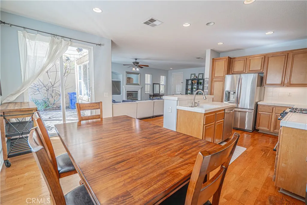 24134 Tango Drive, Valencia, California 91354 home-pic-8