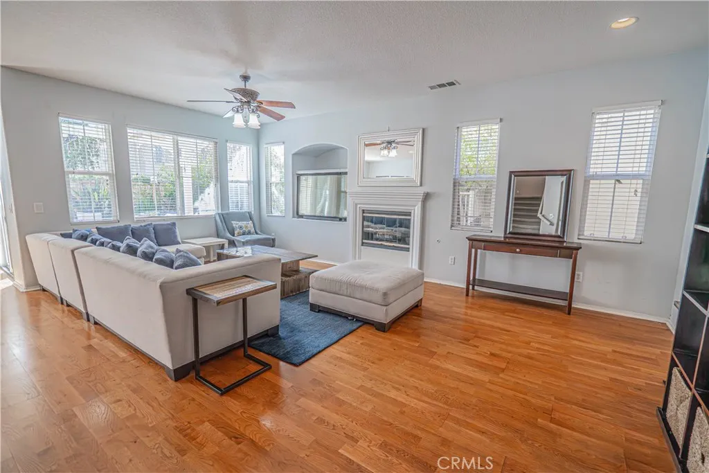 24134 Tango Drive, Valencia, California 91354 home-pic-12