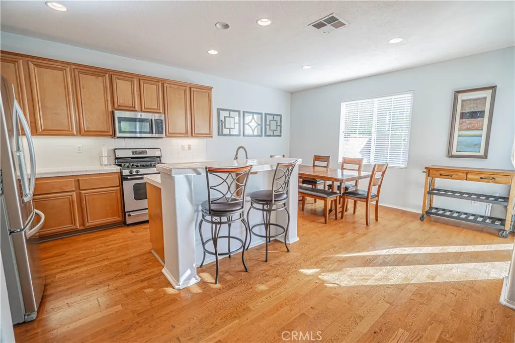 24134 Tango Drive, Valencia, California 91354 home-pic-5