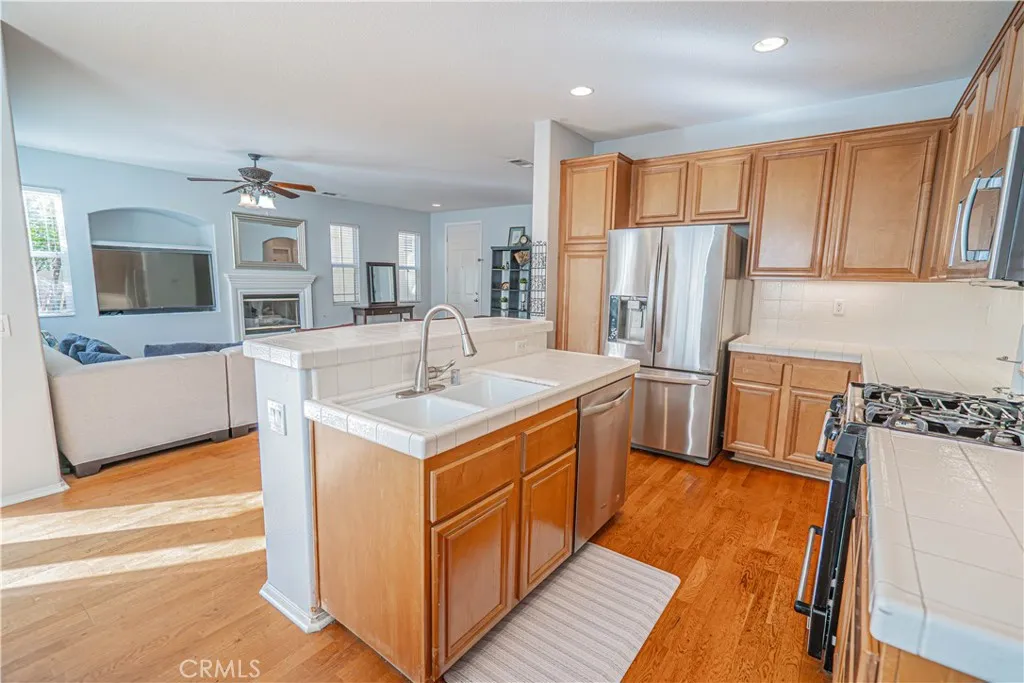 24134 Tango Drive, Valencia, California 91354 home-pic-6
