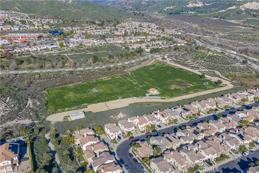 24134 Tango Drive, Valencia, California 91354 home-pic-44