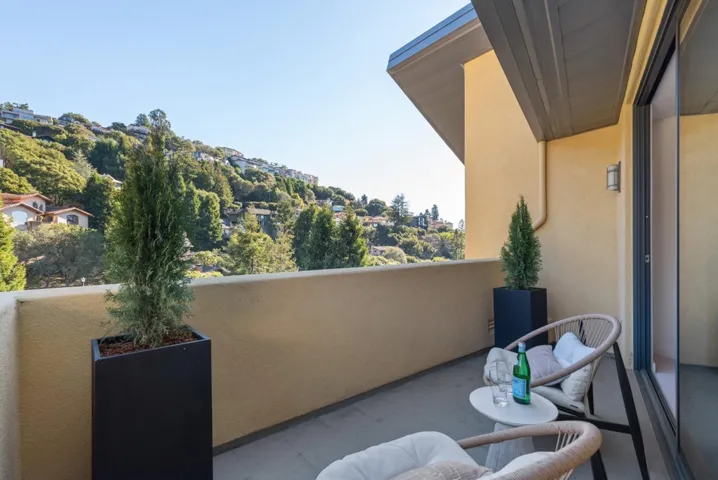 1015 1015 Grand View Dr, Berkeley, California 94705
