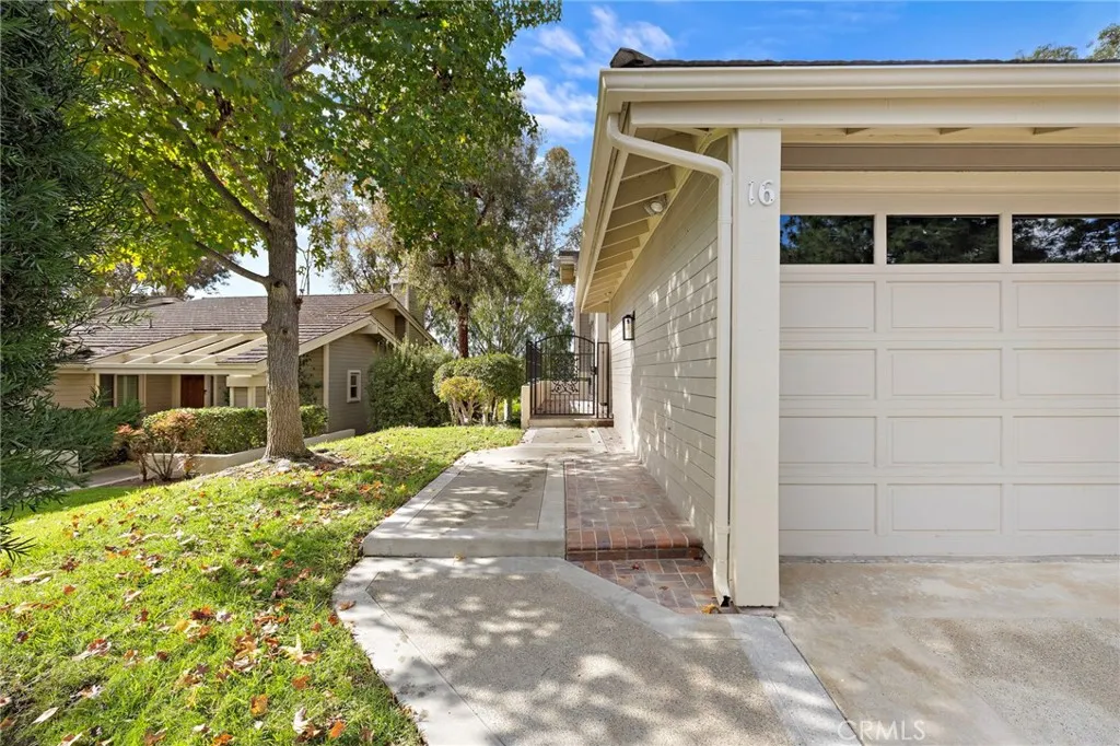 16 Morning Glory, Irvine, California 92603 home-pic-37