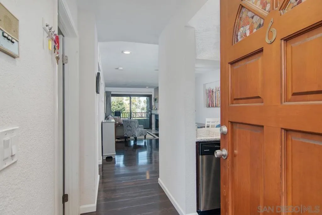 4494 Mentone St. 6, San Diego, California 92107 home-pic-23