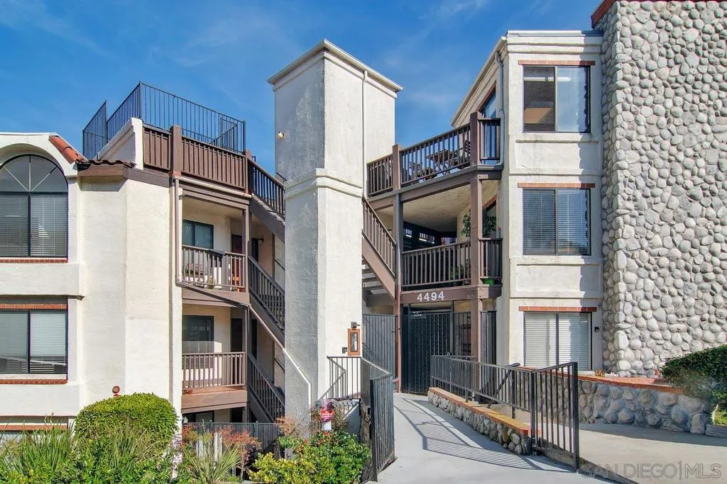 4494 Mentone St. 6, San Diego, California 92107 home-pic-9