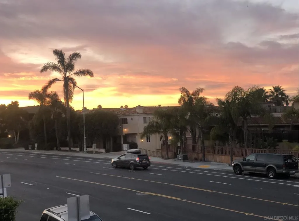 4494 Mentone St. 6, San Diego, California 92107 home-pic-20