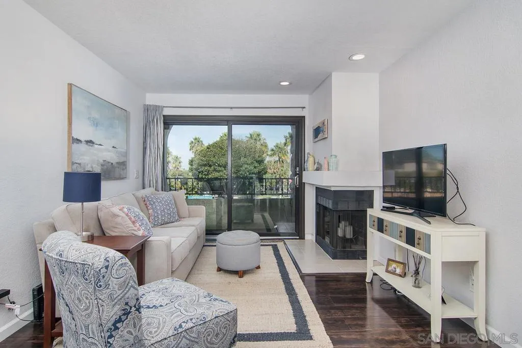 4494 Mentone St. 6, San Diego, California 92107 home-pic-4