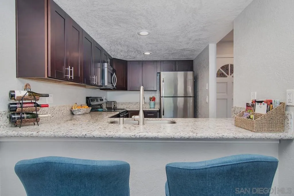 4494 Mentone St. 6, San Diego, California 92107 home-pic-16