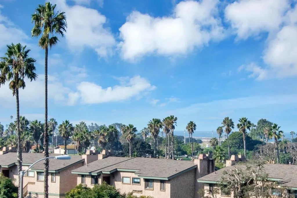 4494 Mentone St. 6, San Diego, California 92107 home-pic-1