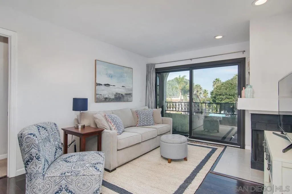 4494 Mentone St. 6, San Diego, California 92107 home-pic-5