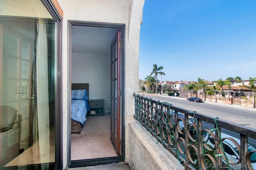 4494 Mentone St. 6, San Diego, California 92107 home-pic-26