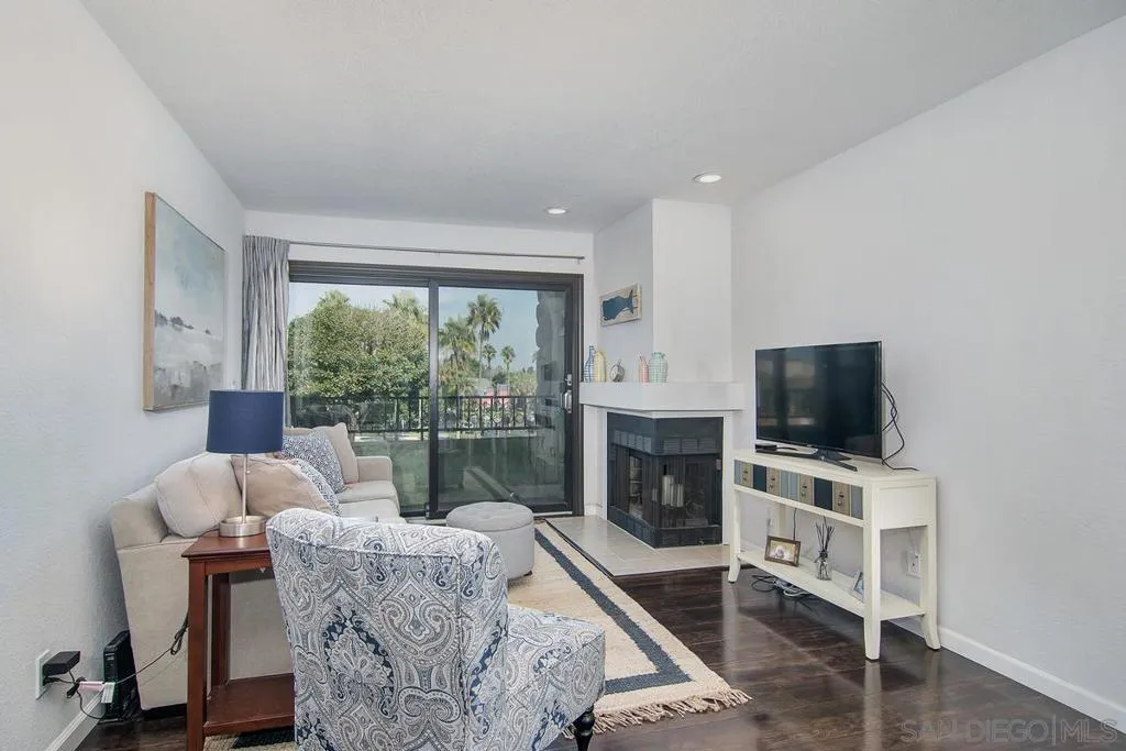 4494 Mentone St. 6, San Diego, California 92107 home-pic-11
