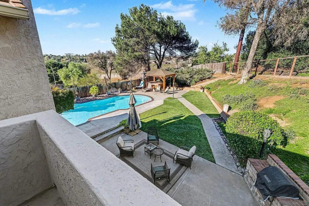 627 Valley Grove Ln, Escondido, California 92025 home-pic-28