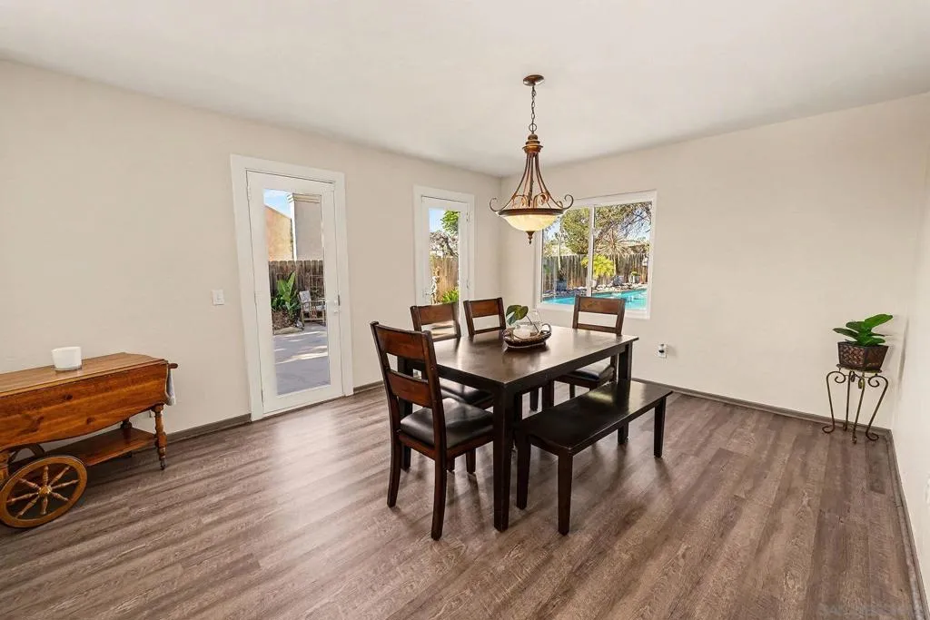 627 Valley Grove Ln, Escondido, California 92025 home-pic-10