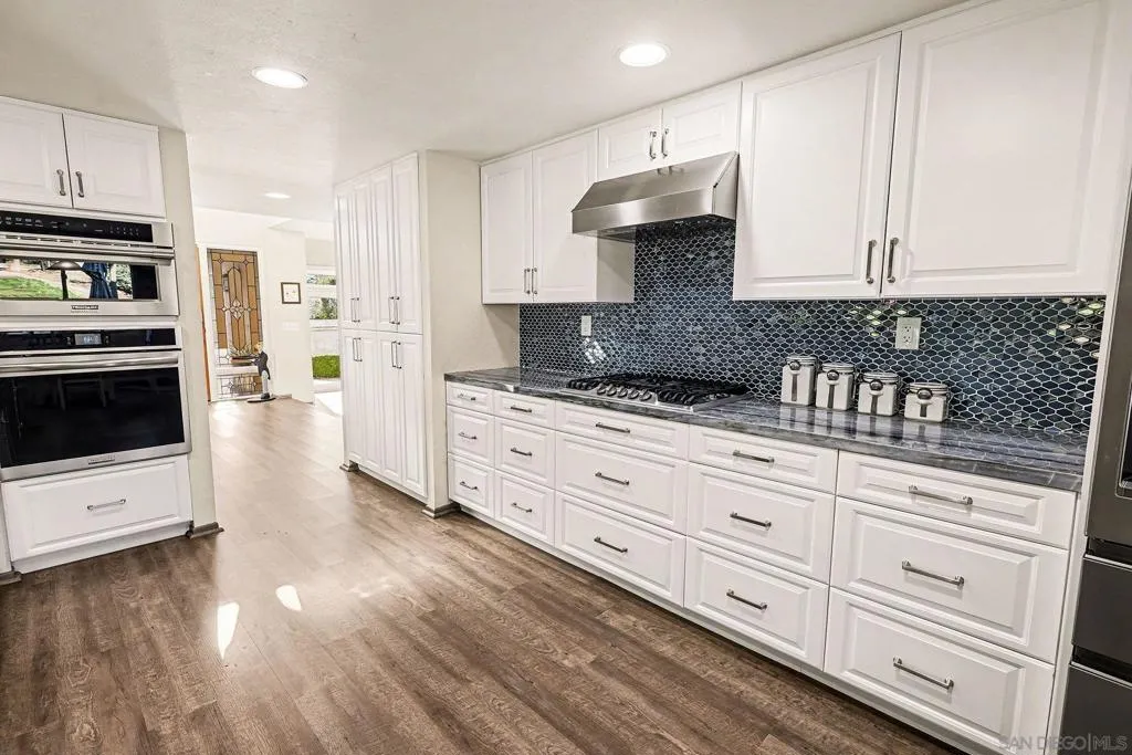 627 Valley Grove Ln, Escondido, California 92025 home-pic-13